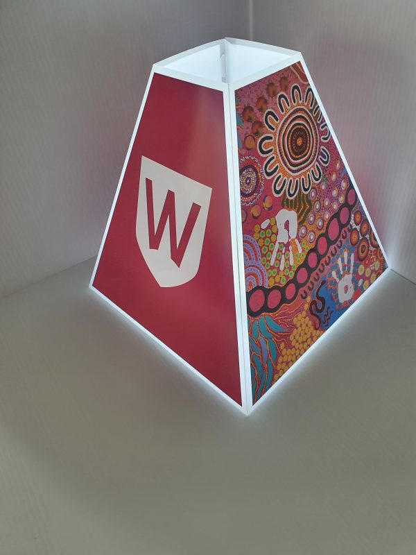 PYRAMID SHAPE BRANDED CENTREPIECE - Image 6