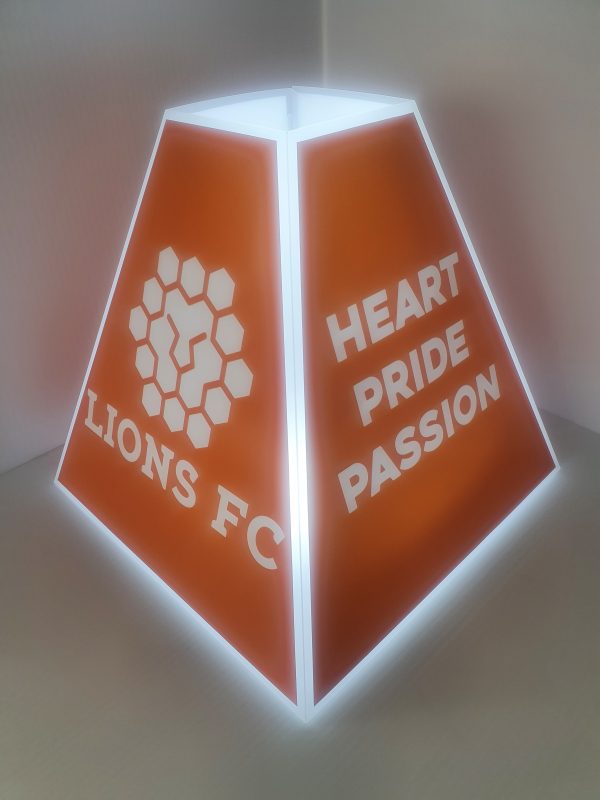 PYRAMID SHAPE BRANDED CENTREPIECE - Image 3